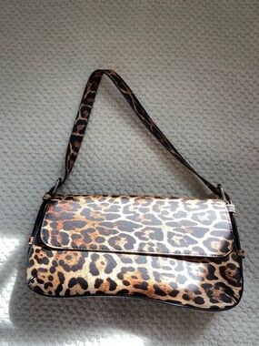 Leopard Print Shoulder Bag - Brown Patterned Women’s Handbag